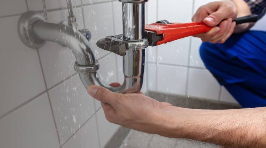 Expert burst pipe repair services in Glen Saint Mary, FL